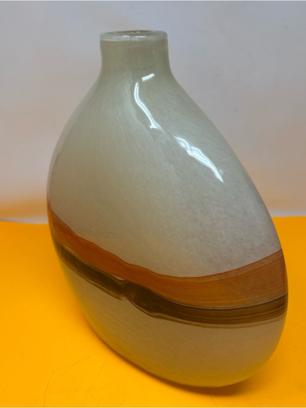 Vintage Pier 1 vase decor Hand-Blown Glass Vase in Cream with Amber Band used - Picture 3 of 11